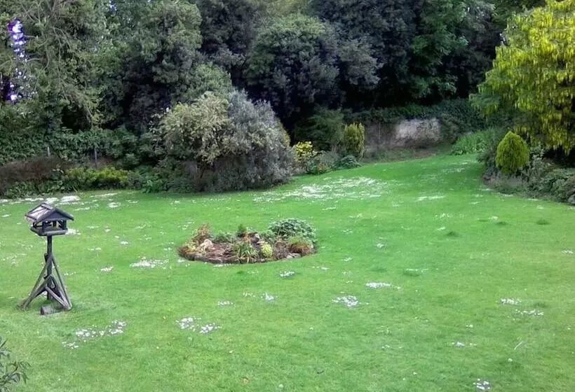 Majatalo Newburgh House Bed & Breakfast