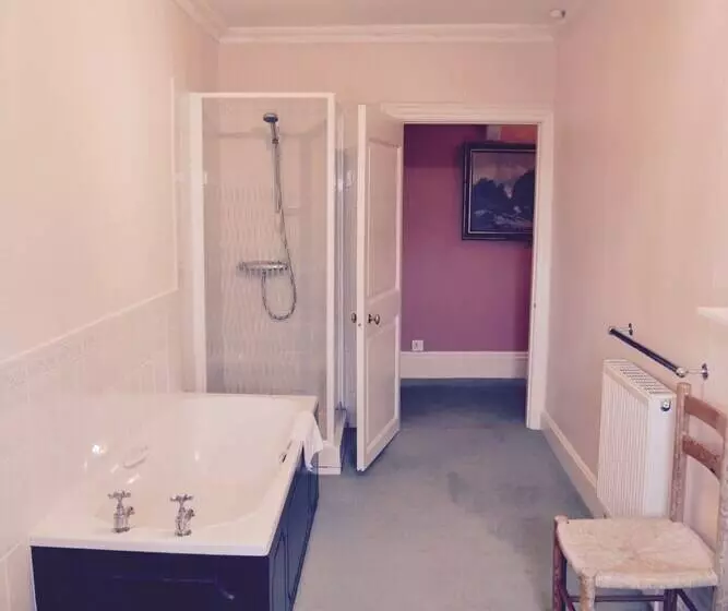 Majatalo Newburgh House Bed & Breakfast