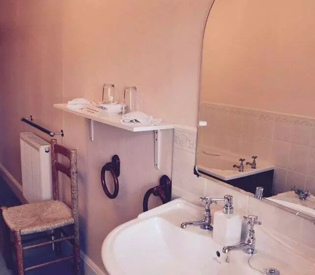 Majatalo Newburgh House Bed & Breakfast