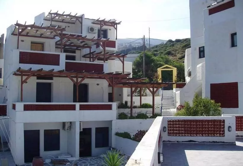 St George Studios & Apartments