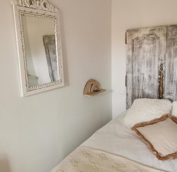 Bed and Breakfast Au Poème Du Chêne, Logement Indépendant, Intimité, Arrivée Autonome