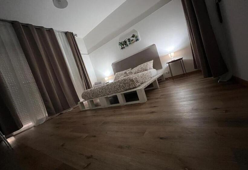 تختخواب و صبحانه Villa Come A Casa Tua