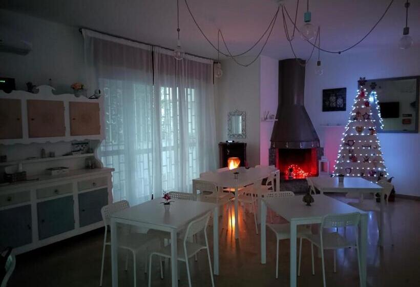 تختخواب و صبحانه Villa Come A Casa Tua