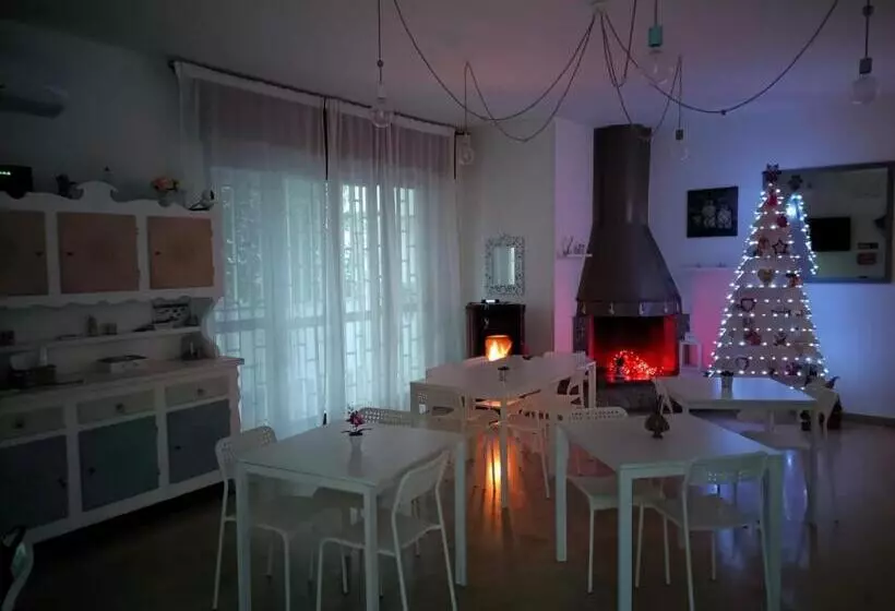 تختخواب و صبحانه Villa Come A Casa Tua