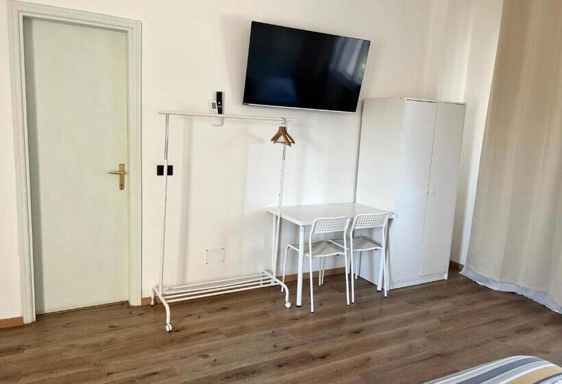 تختخواب و صبحانه Villa Come A Casa Tua