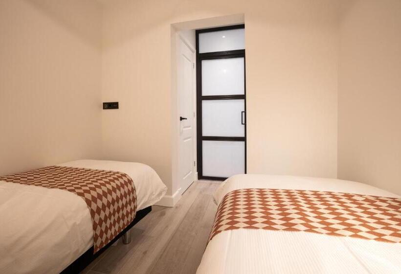 Four Star Apartments   Badhuisstraat 6