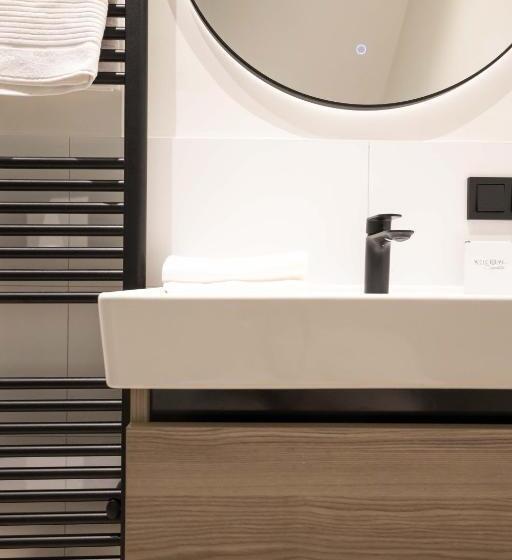 Four Star Apartments   Badhuisstraat 6