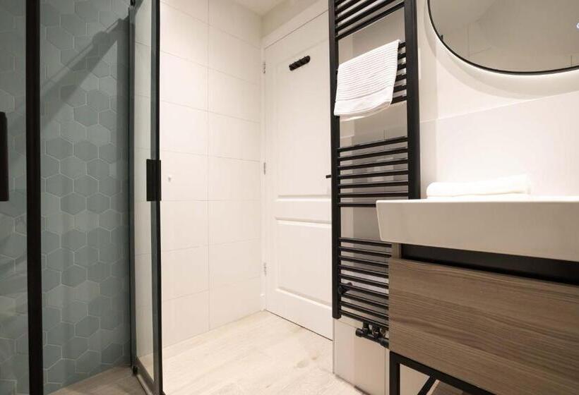 Four Star Apartments   Badhuisstraat 6