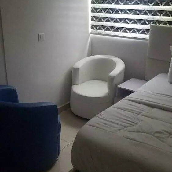 Blumerrit Hotel & Suites