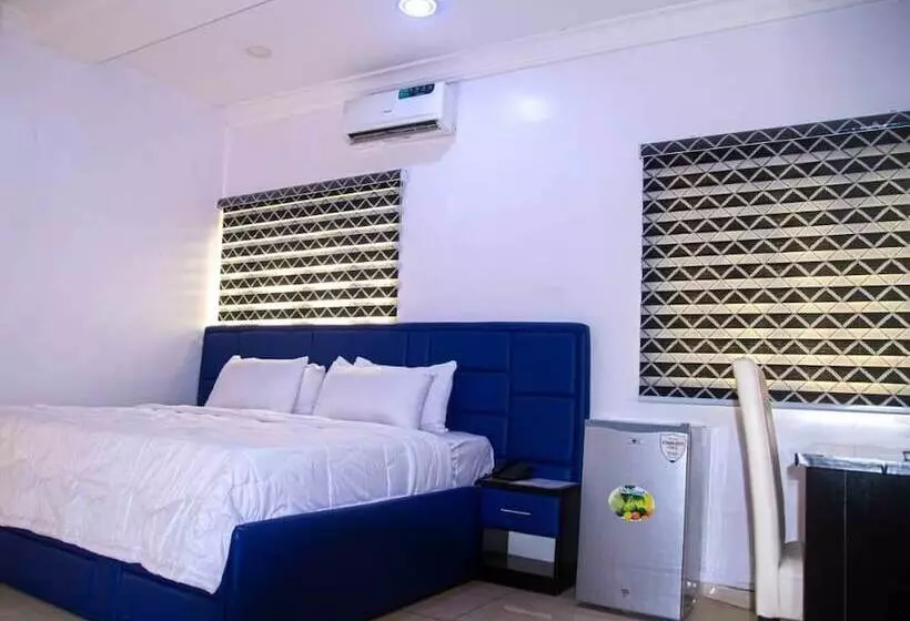 Blumerrit Hotel & Suites