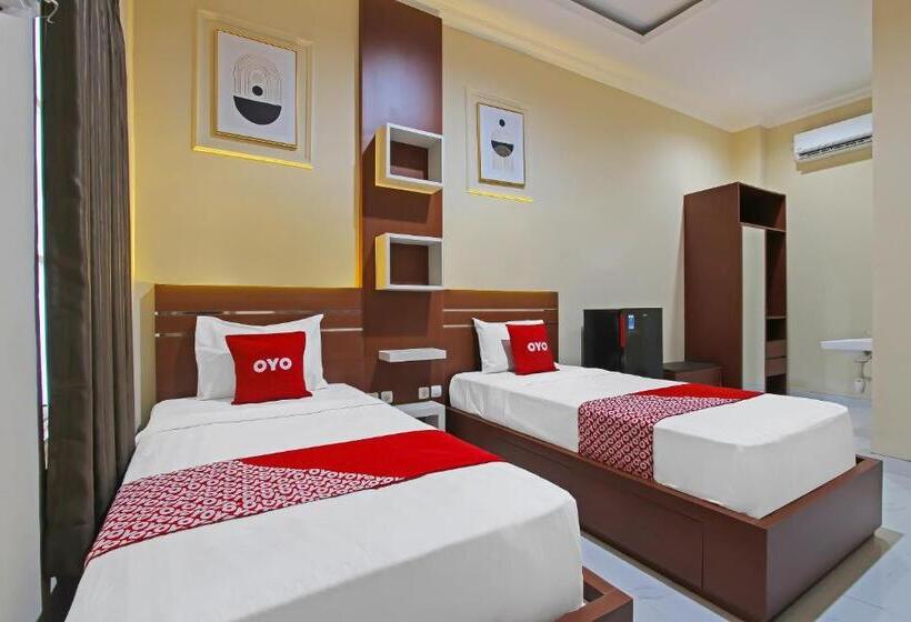 Отель Capital O 92105 A Shanti Inn