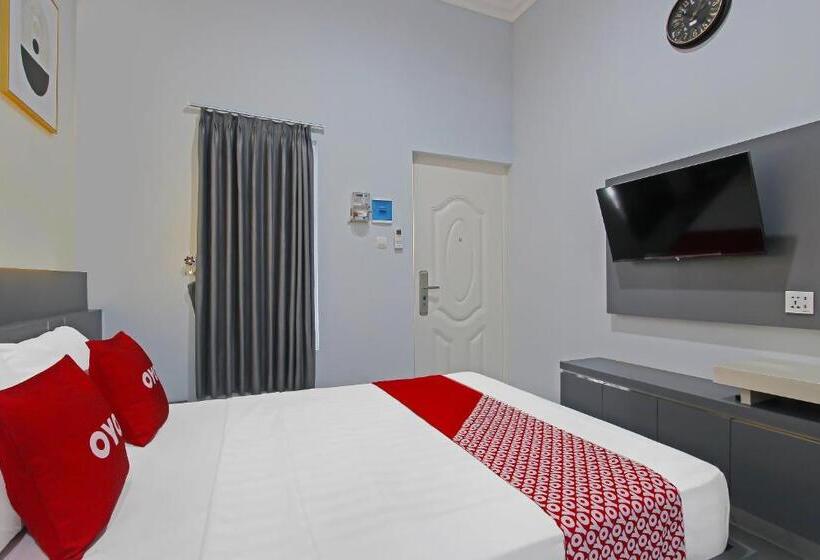 Отель Capital O 92105 A Shanti Inn