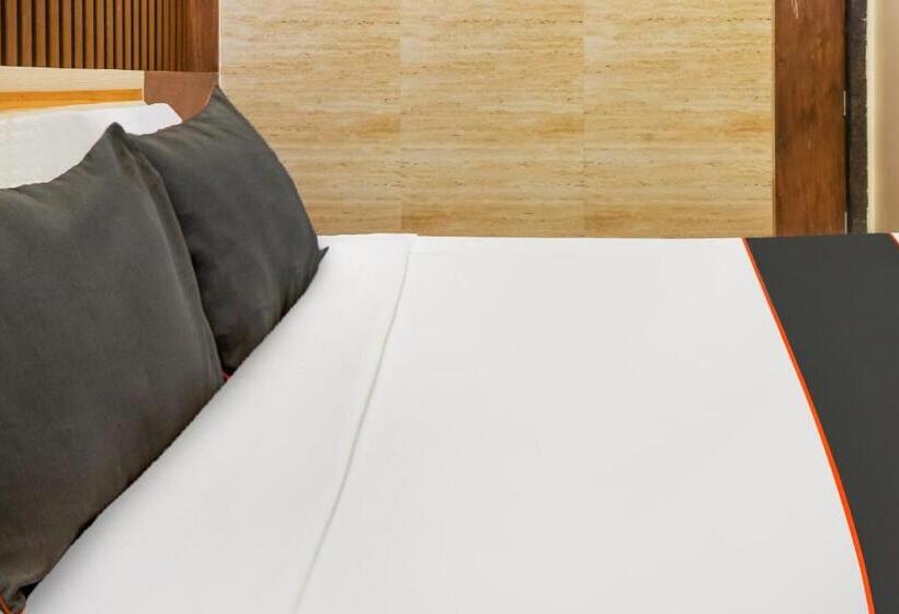 Hotel Super Collection O Keys Elite