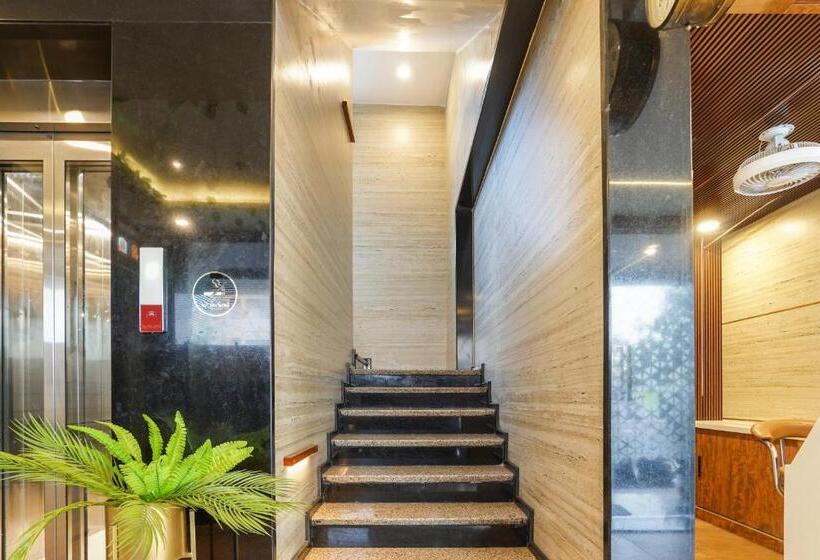 Hotel Super Collection O Keys Elite