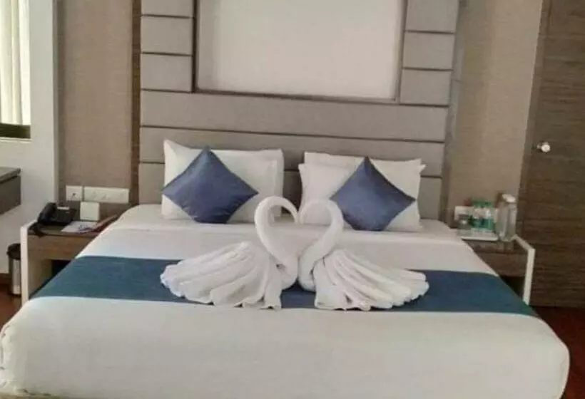 ホテル Cozy Cave Near Igi Airport Delhi