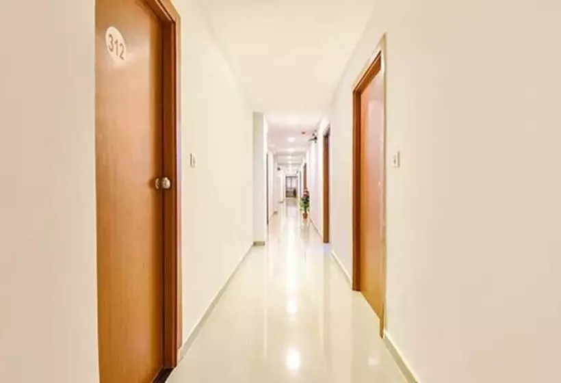 Fabhotel Green Park