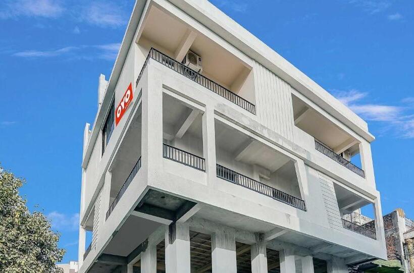 هتل O White Villa