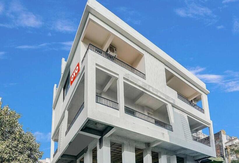 هتل O White Villa