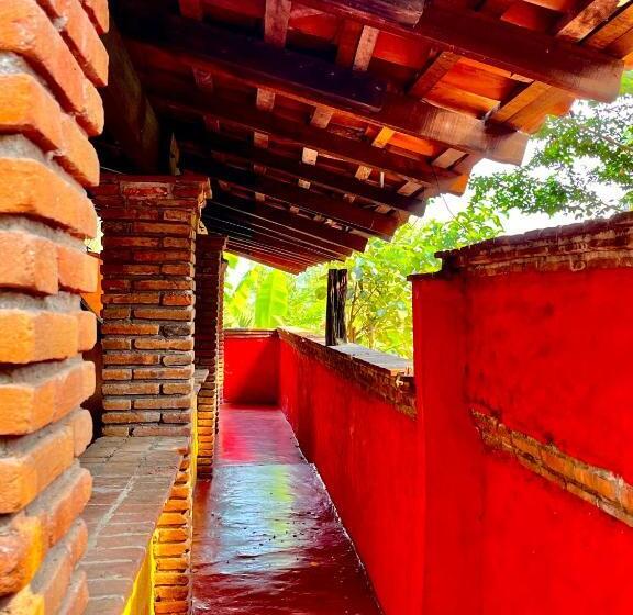 فندق Rancho Escondito