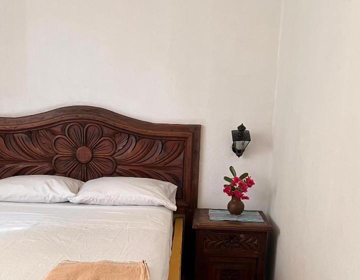 فندق Rancho Escondito