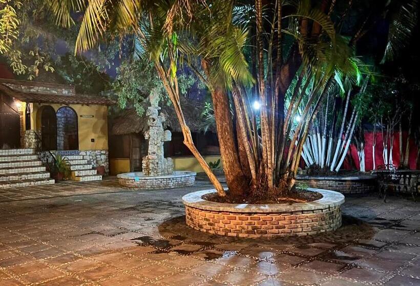 فندق Rancho Escondito