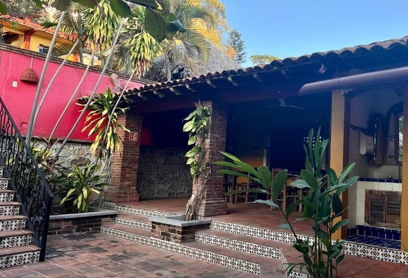 فندق Rancho Escondito