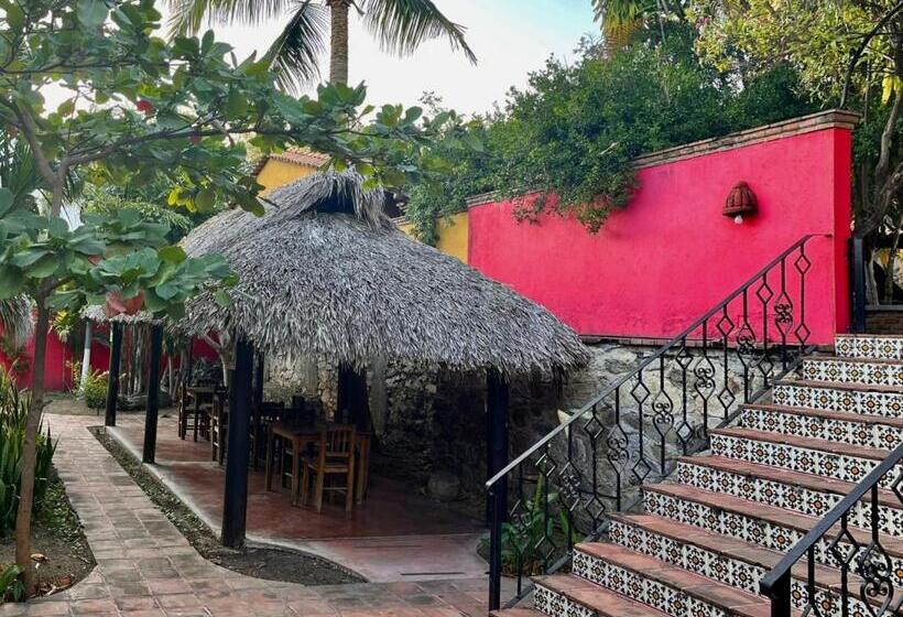 فندق Rancho Escondito