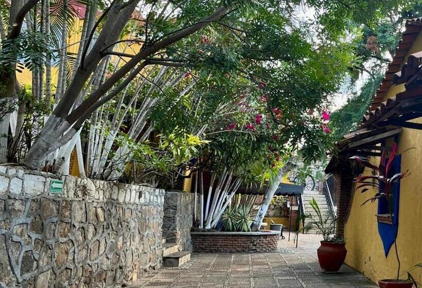 فندق Rancho Escondito