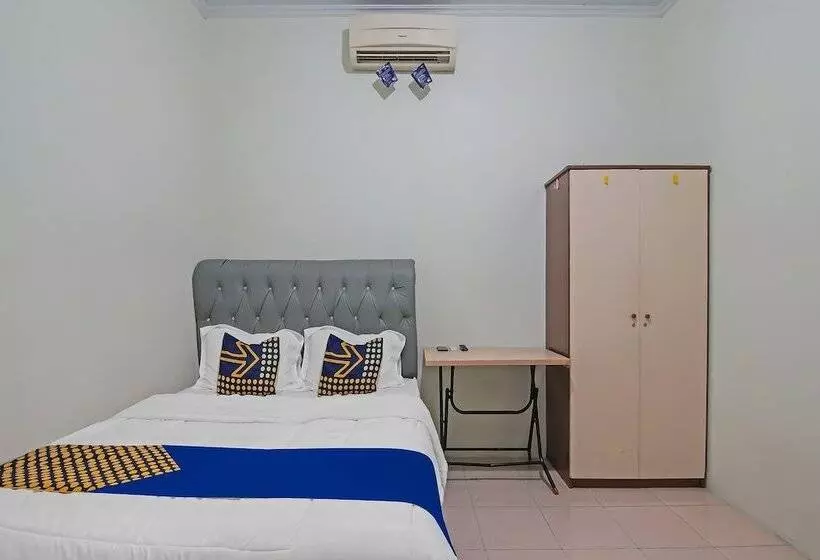 Hotelli Spot On 92093 Feri Homestay