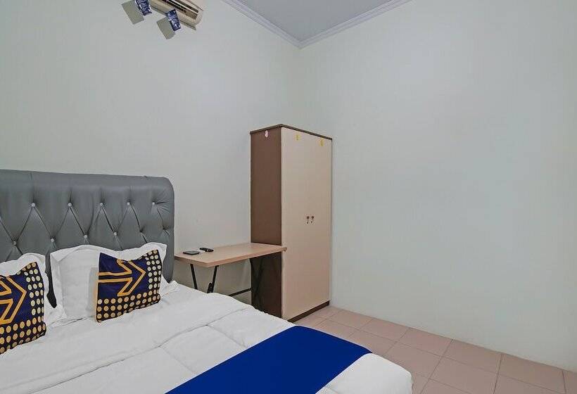 酒店 Spot On 92093 Feri Homestay