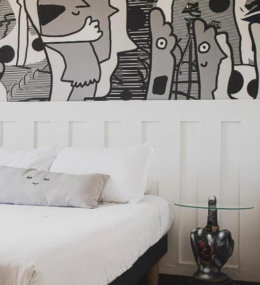 هتل Velero Cavancha