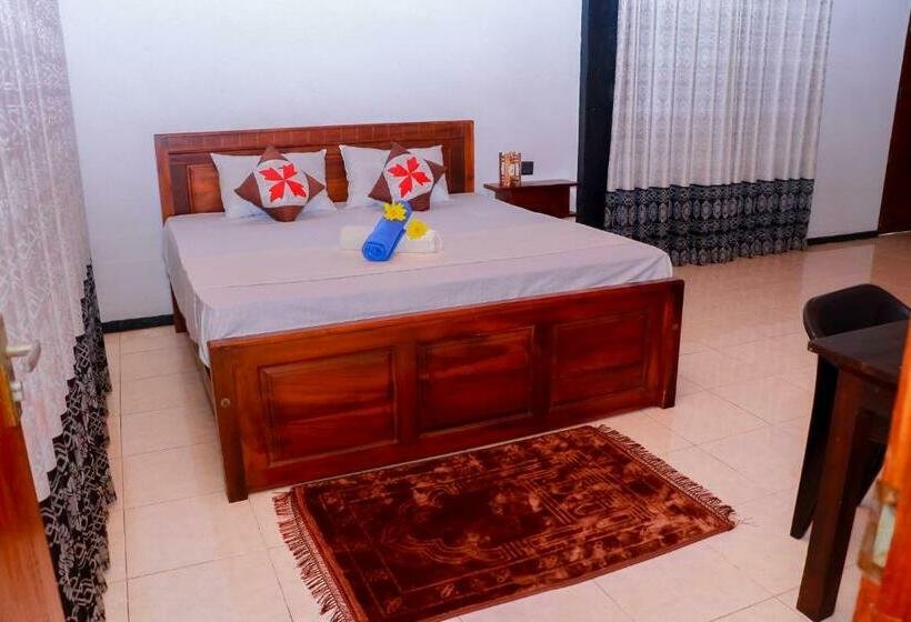 פנסיון Asiri Guest House