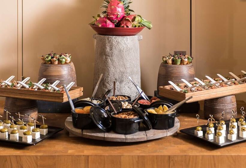 Radisson Blu Hotel Riyadh Convention And Exhibition Center