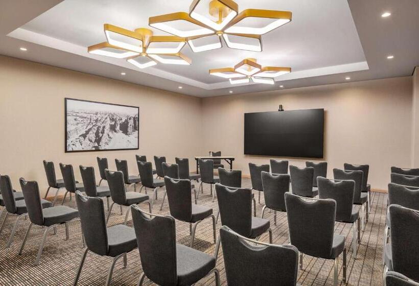 Radisson Blu Hotel Riyadh Convention And Exhibition Center