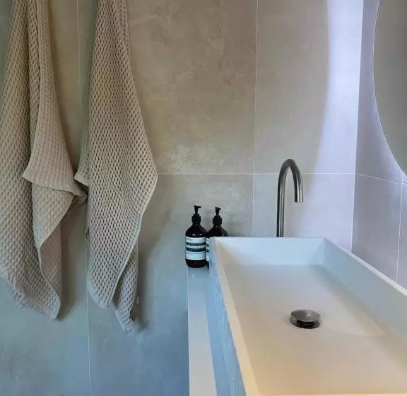 Tallowwood House Luxury Bed & Breakfast
