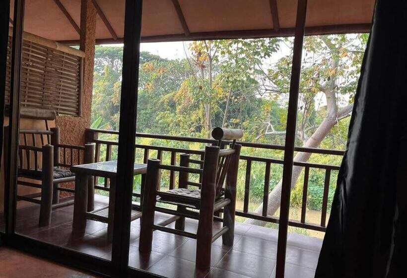 酒店 Akha River House Cr