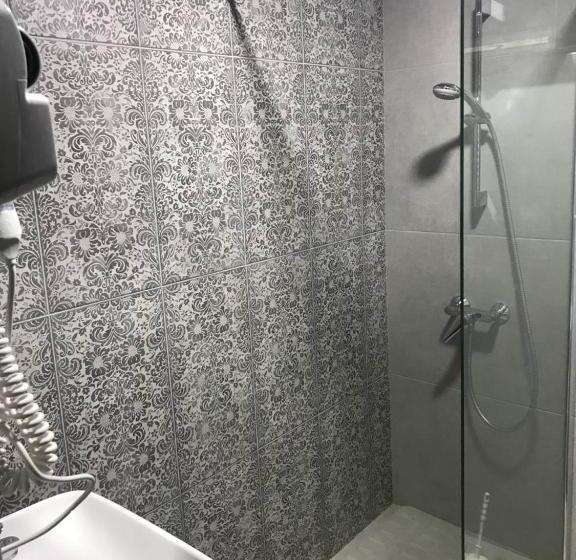 هتل David Zhorzholiani