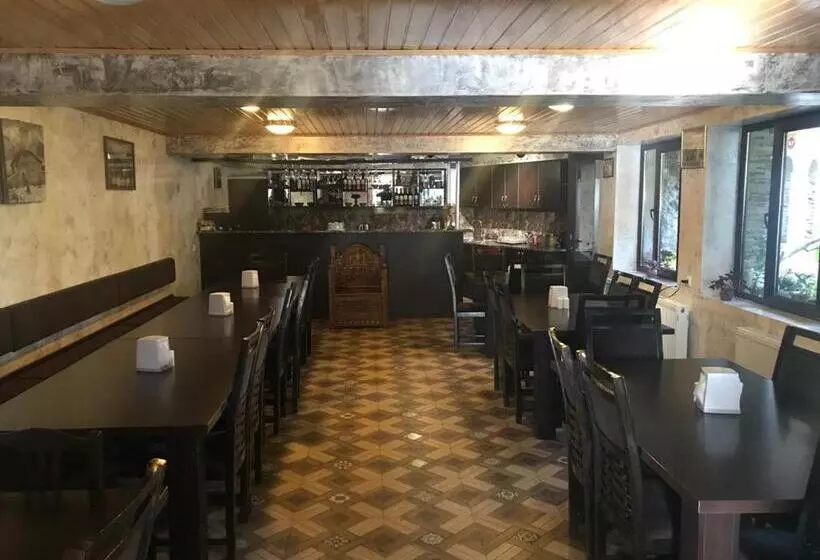 هتل David Zhorzholiani