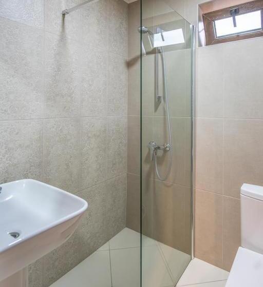 هتل David Zhorzholiani