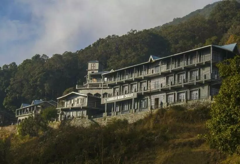 Hotelli Naini Chalet Resort