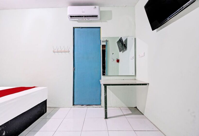 فندق Oyo 92032 Utama  & Karaoke