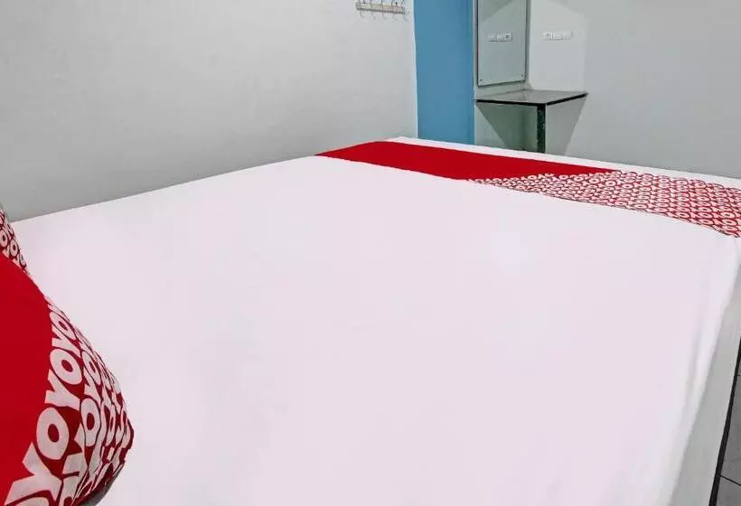 Hotelli Oyo 92032 Utama  & Karaoke