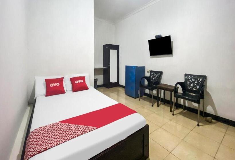 Hotel Oyo 92060 We Bro Kost