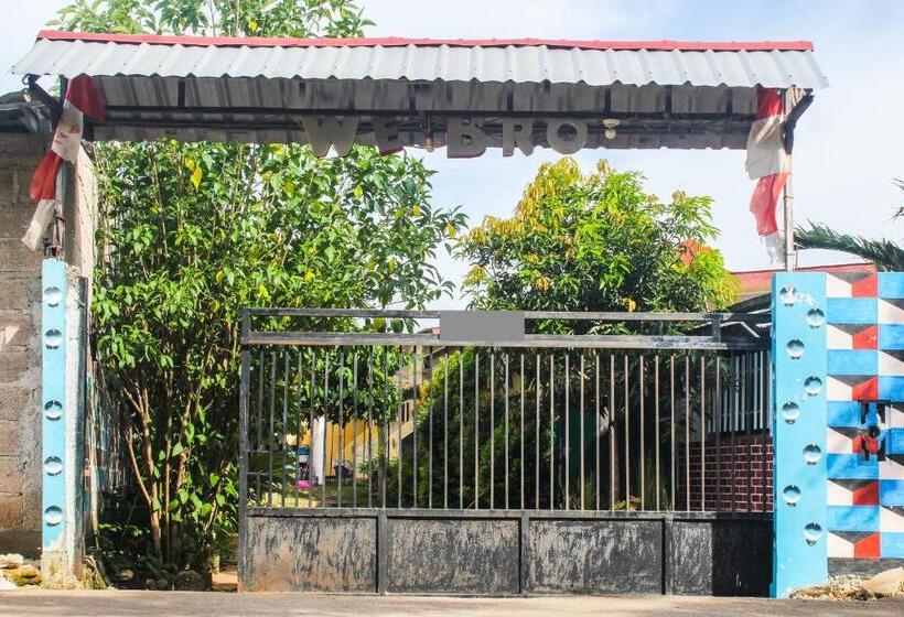 Hotel Oyo 92060 We Bro Kost