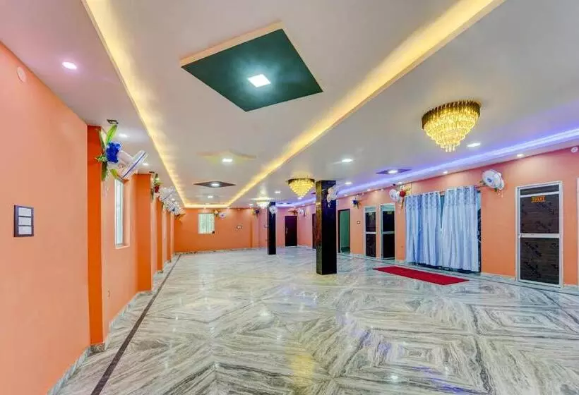 Hotelli Oyo Flagship 80601 Laxmi Marriage Hall Guest House And Restaurant