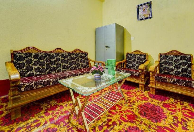 Hotel Oyo Flagship 80601 Laxmi Marriage Hall Guest House And Restaurant