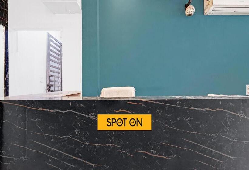 ホテル O Ak Residency