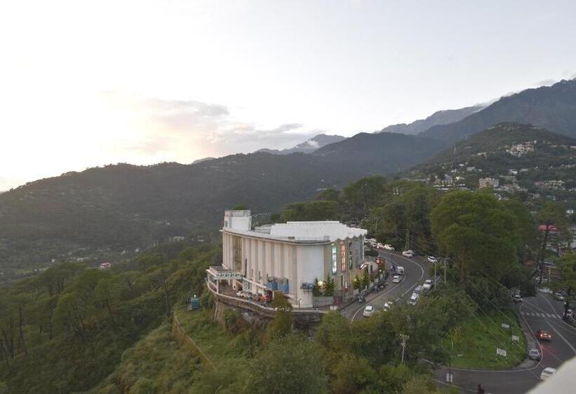 هتل The Royal Castle Ac Centralized