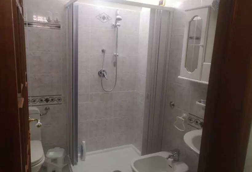 Majatalo Antico Portale   Host Roberto