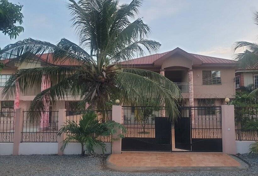 פנסיון Fresh Air Lodge